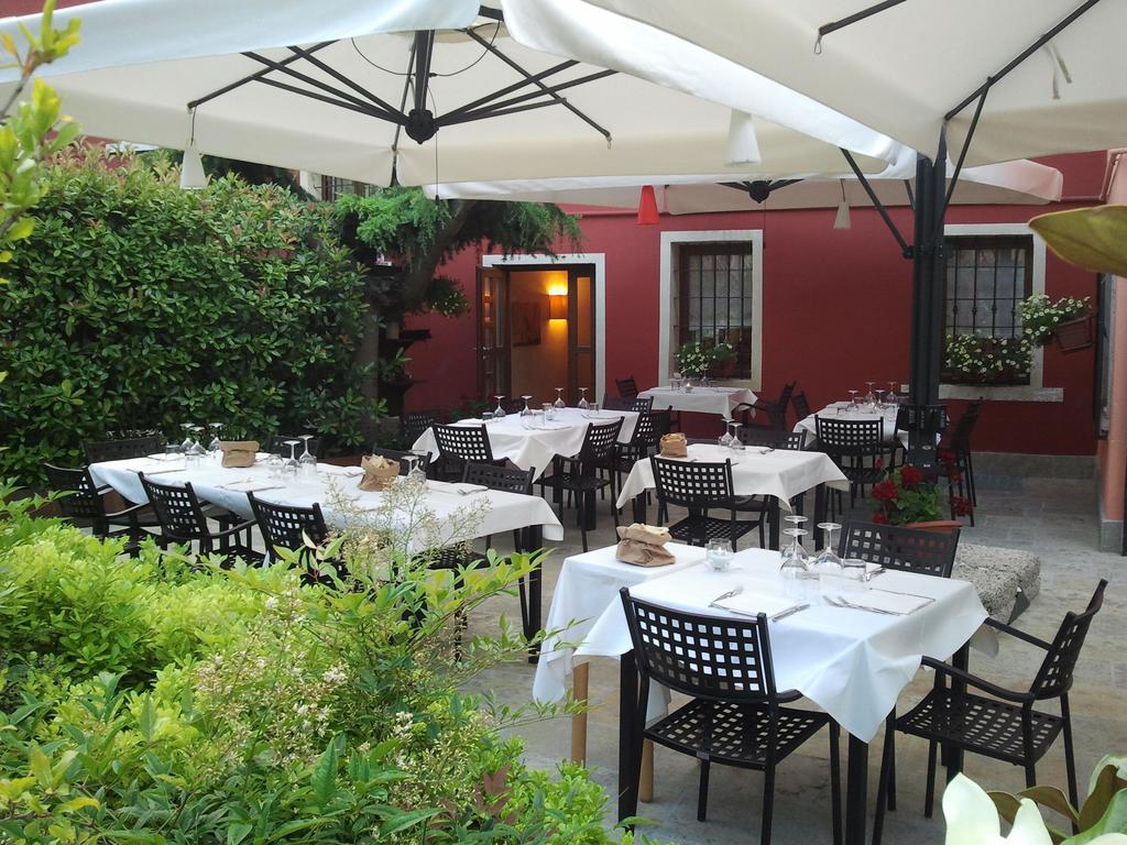 Albergo Croce D'Oro Dolcè Екстериор снимка