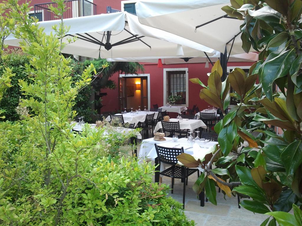 Albergo Croce D'Oro Dolcè Екстериор снимка