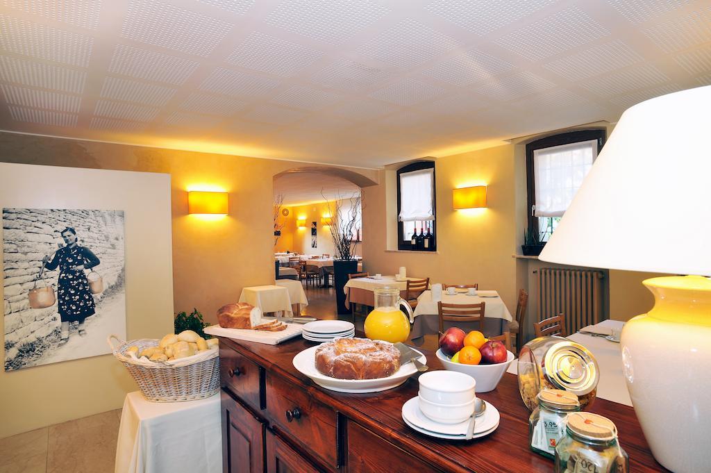 Albergo Croce D'Oro Dolcè Екстериор снимка
