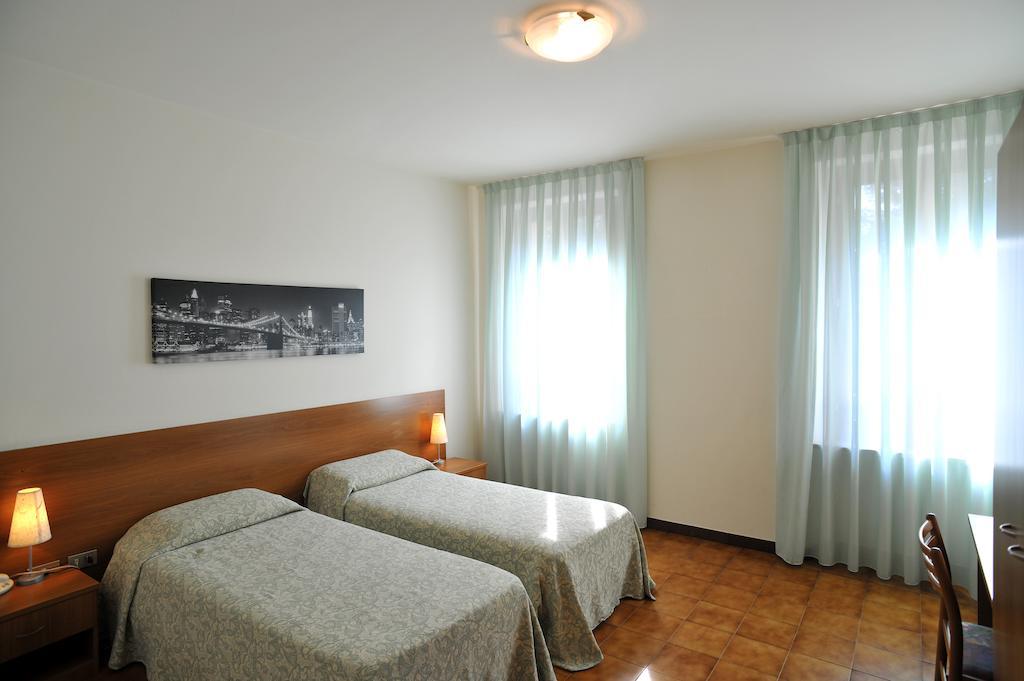 Albergo Croce D'Oro Dolcè Стая снимка